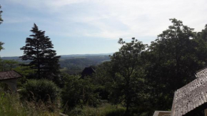 Gîte au calme avec point de vue proche Turenne